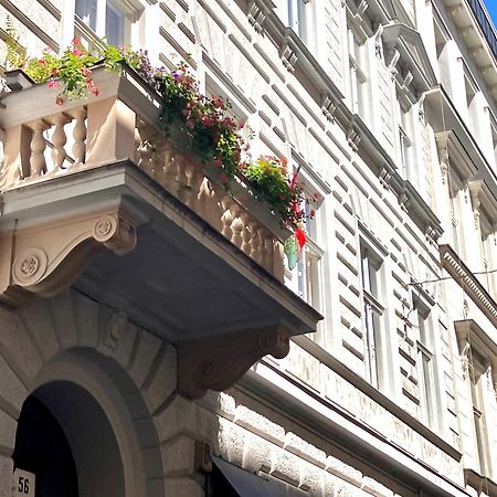 Paulay Design Apartment Budapest Bagian luar foto